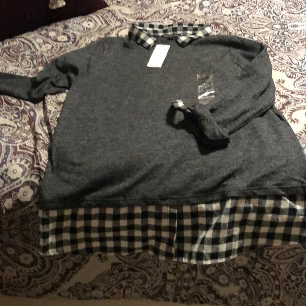Signature Studio Sweater - Picture 3 of 3